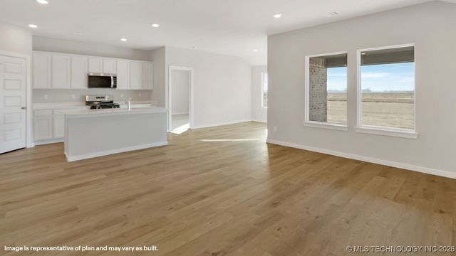 9915 E 135th Street S, Bixby, OK 74008