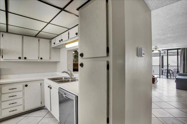 15462 GULF BOULEVARD 903, Madeira Beach, FL 33708