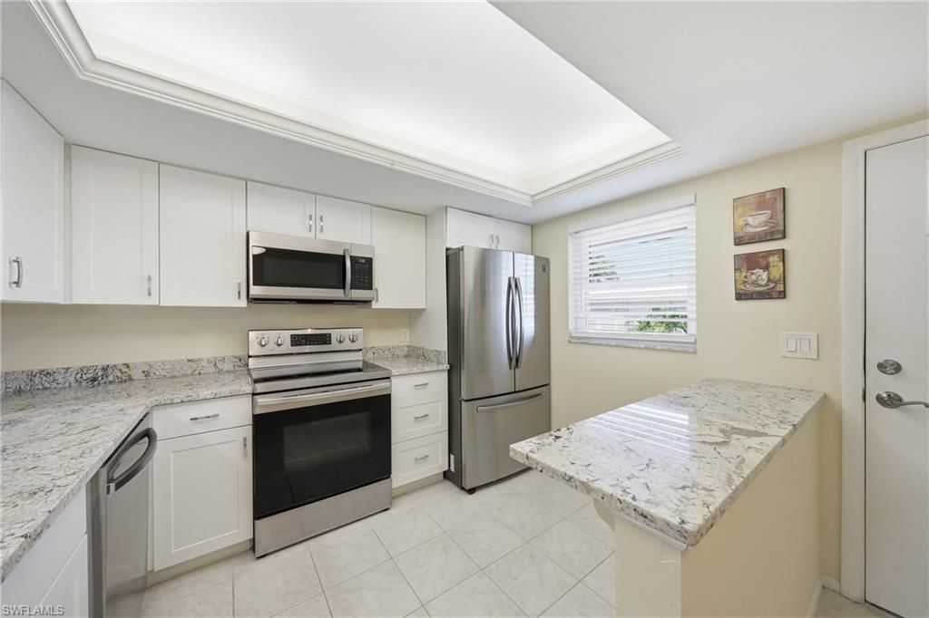 3150 Binnacle DR 318, NAPLES, FL 34103 — photo 2