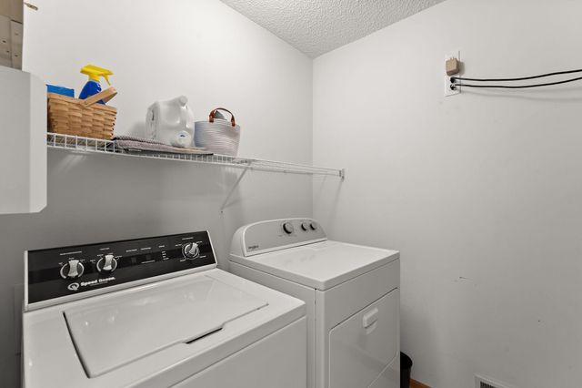 1610 Woodlynn Avenue 3, Maplewood, MN 55109