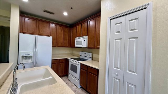 2079 CYPRESS BAY BOULEVARD, Kissimmee, FL 34743