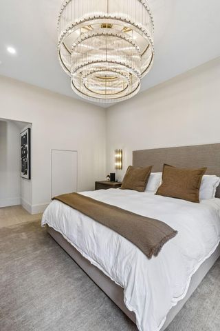 10 S Briar Hollow Lane 15, Houston, TX 77027
