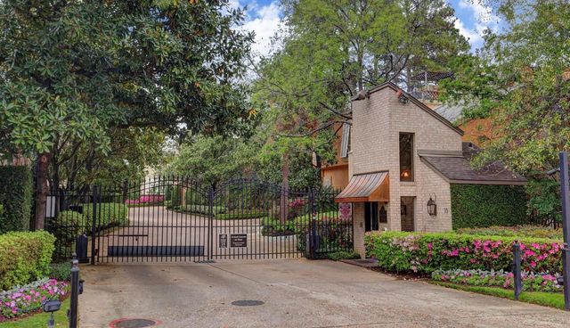 10 S Briar Hollow Lane 15, Houston, TX 77027