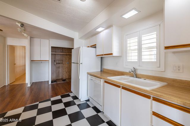 9318 E Sun Lakes Boulevard S, Sun Lakes, AZ 85248