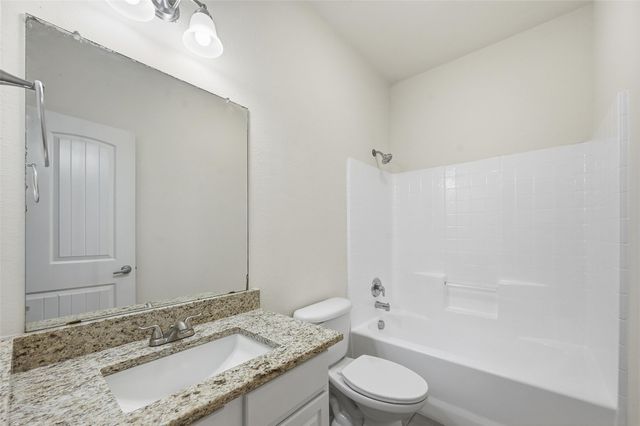 2040 Club Oak Drive, Heartland, TX 75126