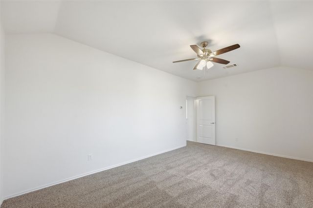 2040 Club Oak Drive, Heartland, TX 75126