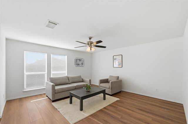 2040 Club Oak Drive, Heartland, TX 75126