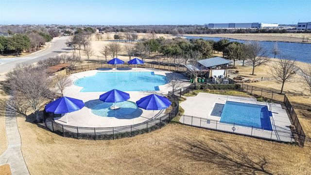 2040 Club Oak Drive, Heartland, TX 75126