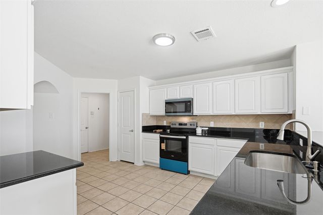 2040 Club Oak Drive, Heartland, TX 75126