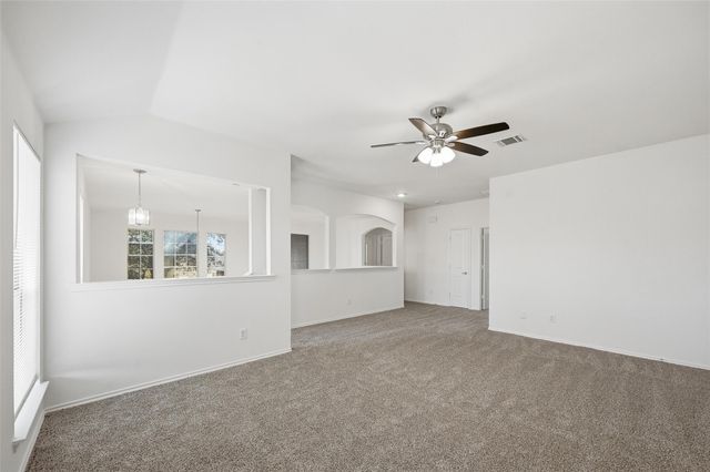 2040 Club Oak Drive, Heartland, TX 75126