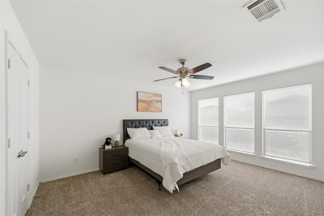 2040 Club Oak Drive, Heartland, TX 75126