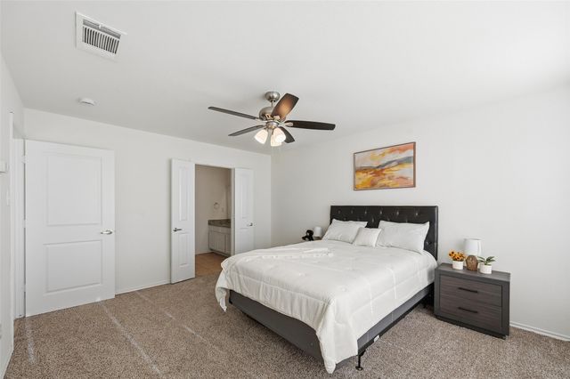 2040 Club Oak Drive, Heartland, TX 75126