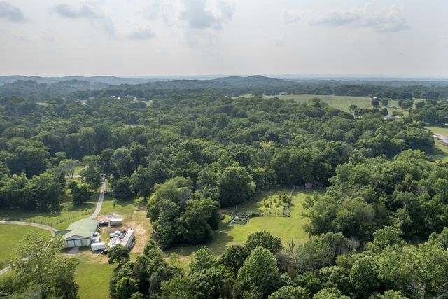 2300 Lee Road, Spring Hill, TN 37174