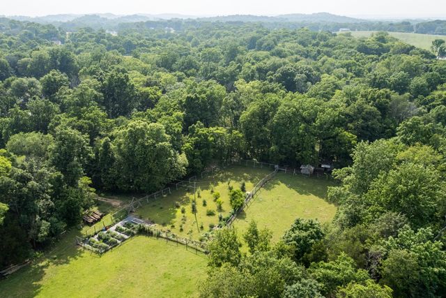 2300 Lee Road, Spring Hill, TN 37174