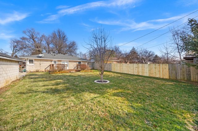 738 Della Drive, Lexington, KY 40504