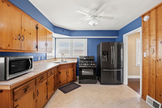 738 Della Drive, Lexington, KY 40504