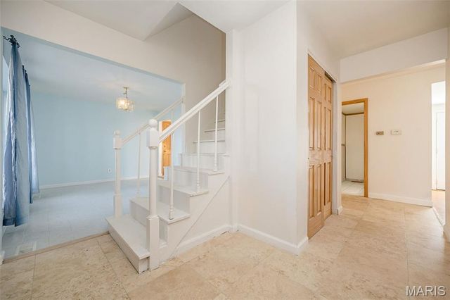 12050 Maidstone Court, Florissant, MO 63033