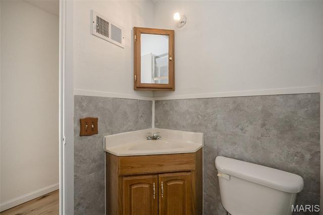 12050 Maidstone Court, Florissant, MO 63033