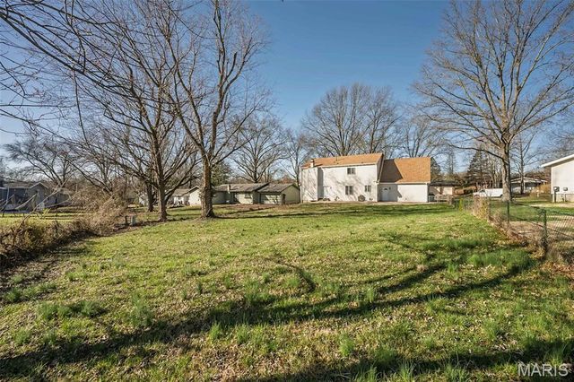 12050 Maidstone Court, Florissant, MO 63033