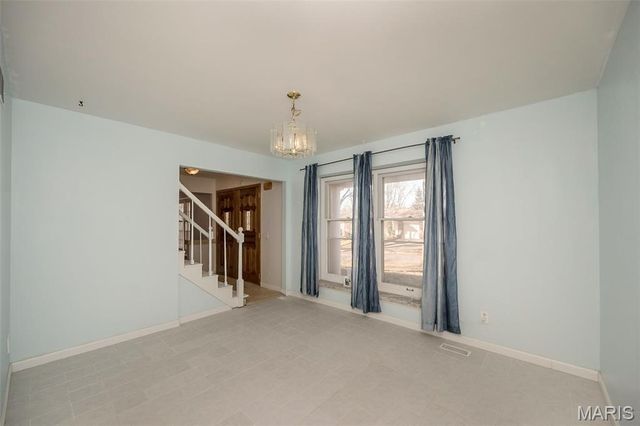 12050 Maidstone Court, Florissant, MO 63033