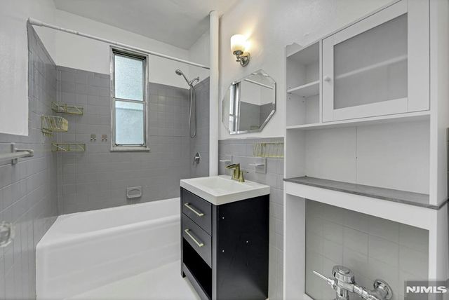 100 E Palisade Avenue A24, Englewood, NJ 07631