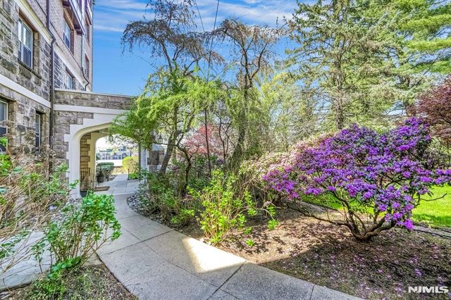 100 E Palisade Avenue A24, Englewood, NJ 07631