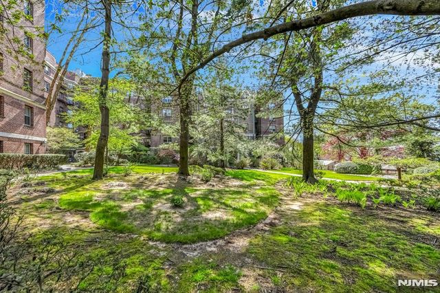 100 E Palisade Avenue A24, Englewood, NJ 07631