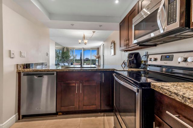 22 Royal Palm Way 606, Boca Raton, FL 33432