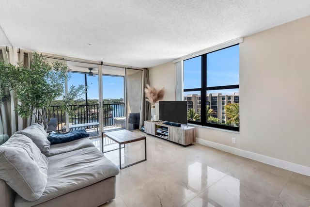 22 Royal Palm Way 606, Boca Raton, FL 33432