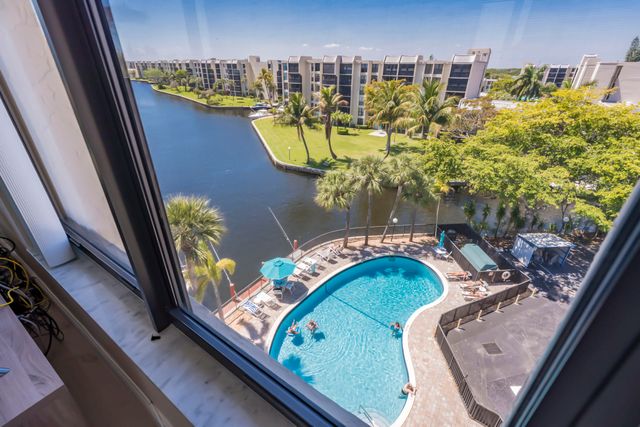 22 Royal Palm Way 606, Boca Raton, FL 33432