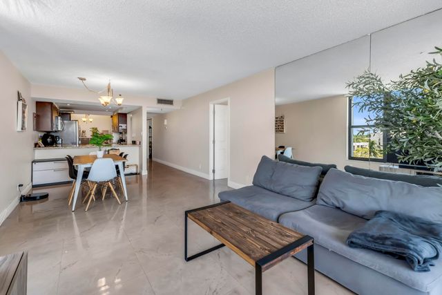 22 Royal Palm Way 606, Boca Raton, FL 33432