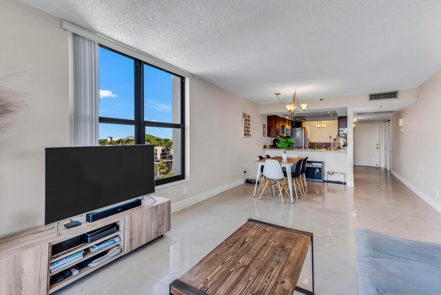 22 Royal Palm Way 606, Boca Raton, FL 33432