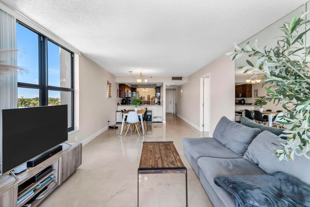 22 Royal Palm Way 606, Boca Raton, FL 33432