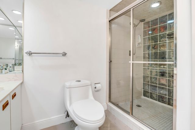 22 Royal Palm Way 606, Boca Raton, FL 33432