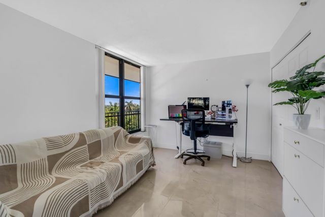 22 Royal Palm Way 606, Boca Raton, FL 33432