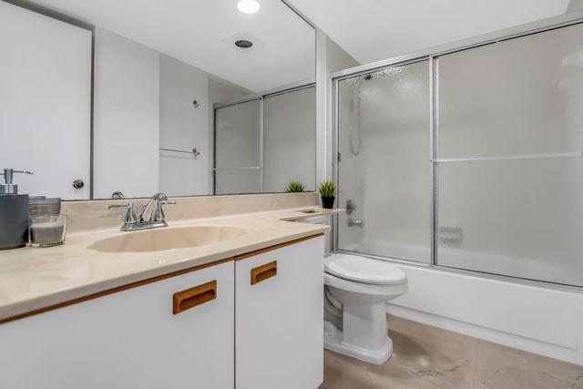22 Royal Palm Way 606, Boca Raton, FL 33432