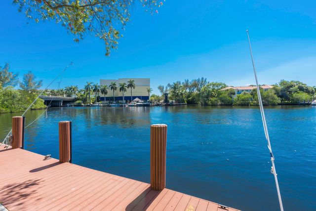 22 Royal Palm Way 606, Boca Raton, FL 33432