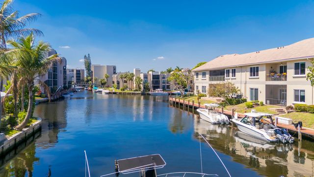 22 Royal Palm Way 606, Boca Raton, FL 33432