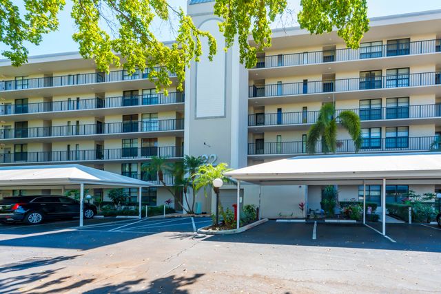 22 Royal Palm Way 606, Boca Raton, FL 33432