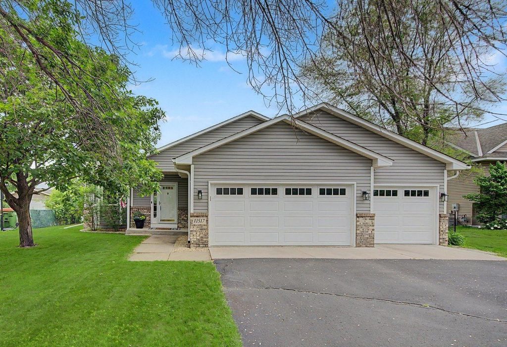 11517 Polk Street NE, Blaine, MN 55434