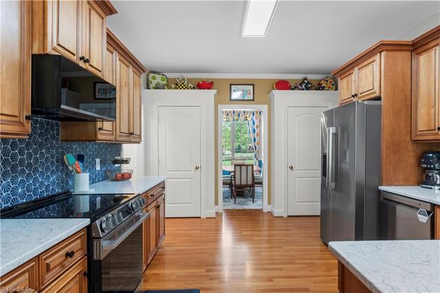 160 Serenity Pointe Drive, Kernersville, NC 27284
