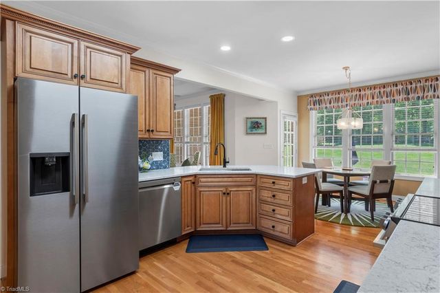 160 Serenity Pointe Drive, Kernersville, NC 27284