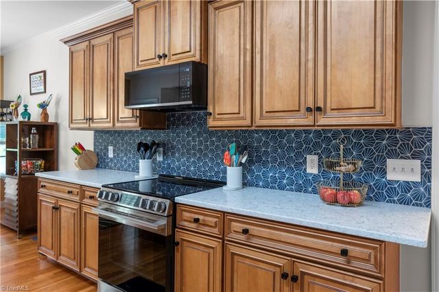 160 Serenity Pointe Drive, Kernersville, NC 27284