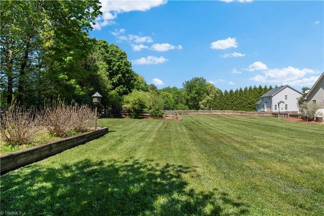 160 Serenity Pointe Drive, Kernersville, NC 27284