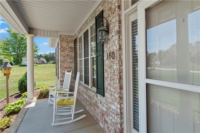 160 Serenity Pointe Drive, Kernersville, NC 27284