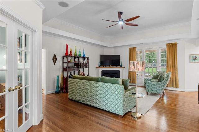 160 Serenity Pointe Drive, Kernersville, NC 27284