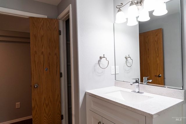 3810 E Anemone, Boise, ID 83716