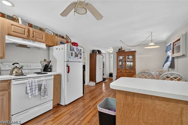 9044 Somerset LN, Bonita Springs, FL 34135