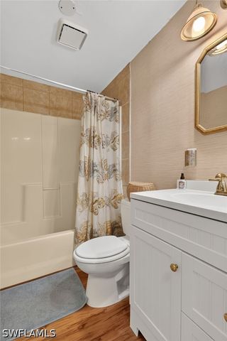9044 Somerset LN, Bonita Springs, FL 34135