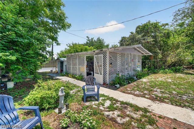 9044 Somerset LN, Bonita Springs, FL 34135